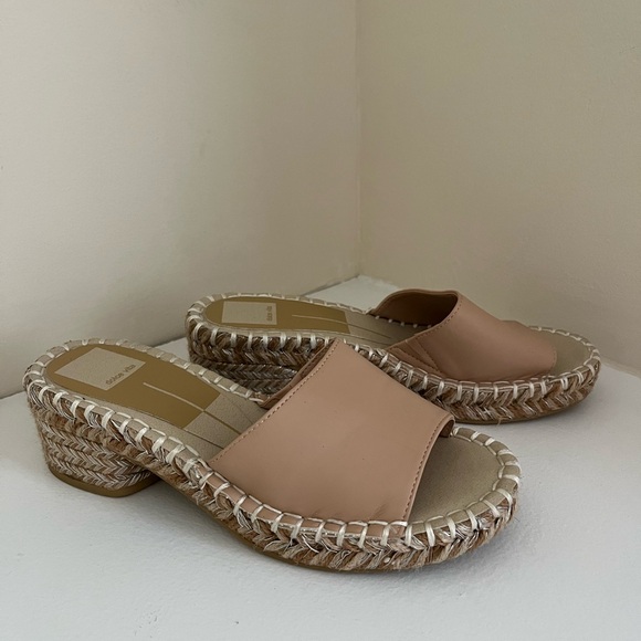 Dolce Vita Raffia Platform Sandals - Picture 4 of 8